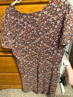 No Boundaries Floral Short-Sleeve Jumpsuit in Rust and White